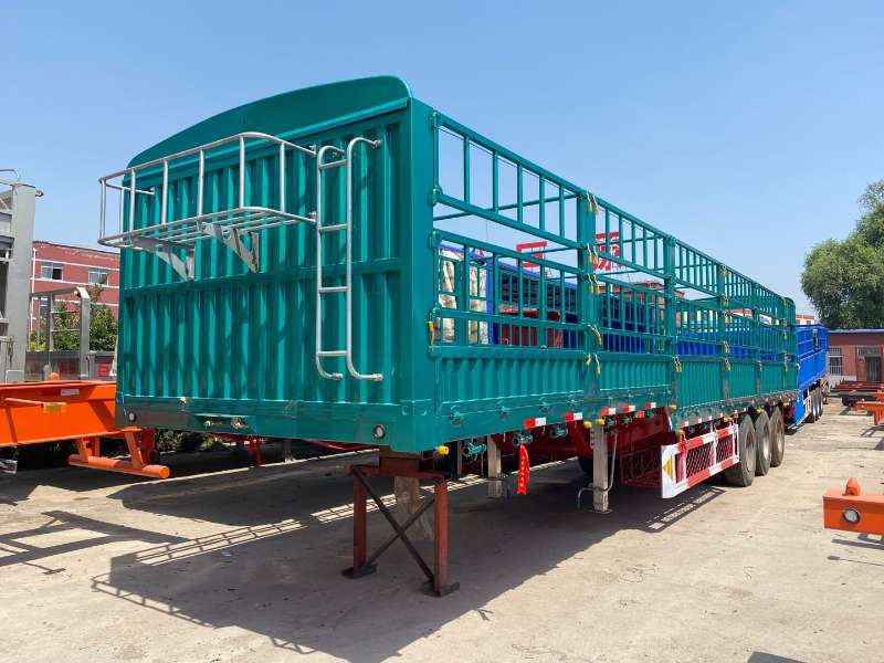 倉(cāng)柵運(yùn)輸半掛車(chē)的結(jié)構(gòu)特點(diǎn)