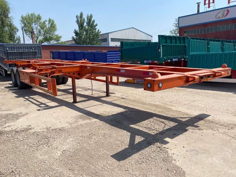 集裝箱運(yùn)輸半掛車廠家