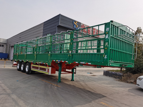倉(cāng)柵式運(yùn)輸半掛車價(jià)格
